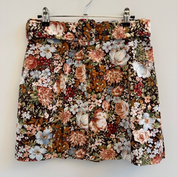 Zara Dresses & Skirts - Zara Floral Mini Skirt - Multicolor